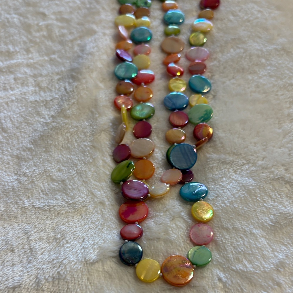 Multicolor mother of pearl multicolor 1 strand Shell Necklace and earrings